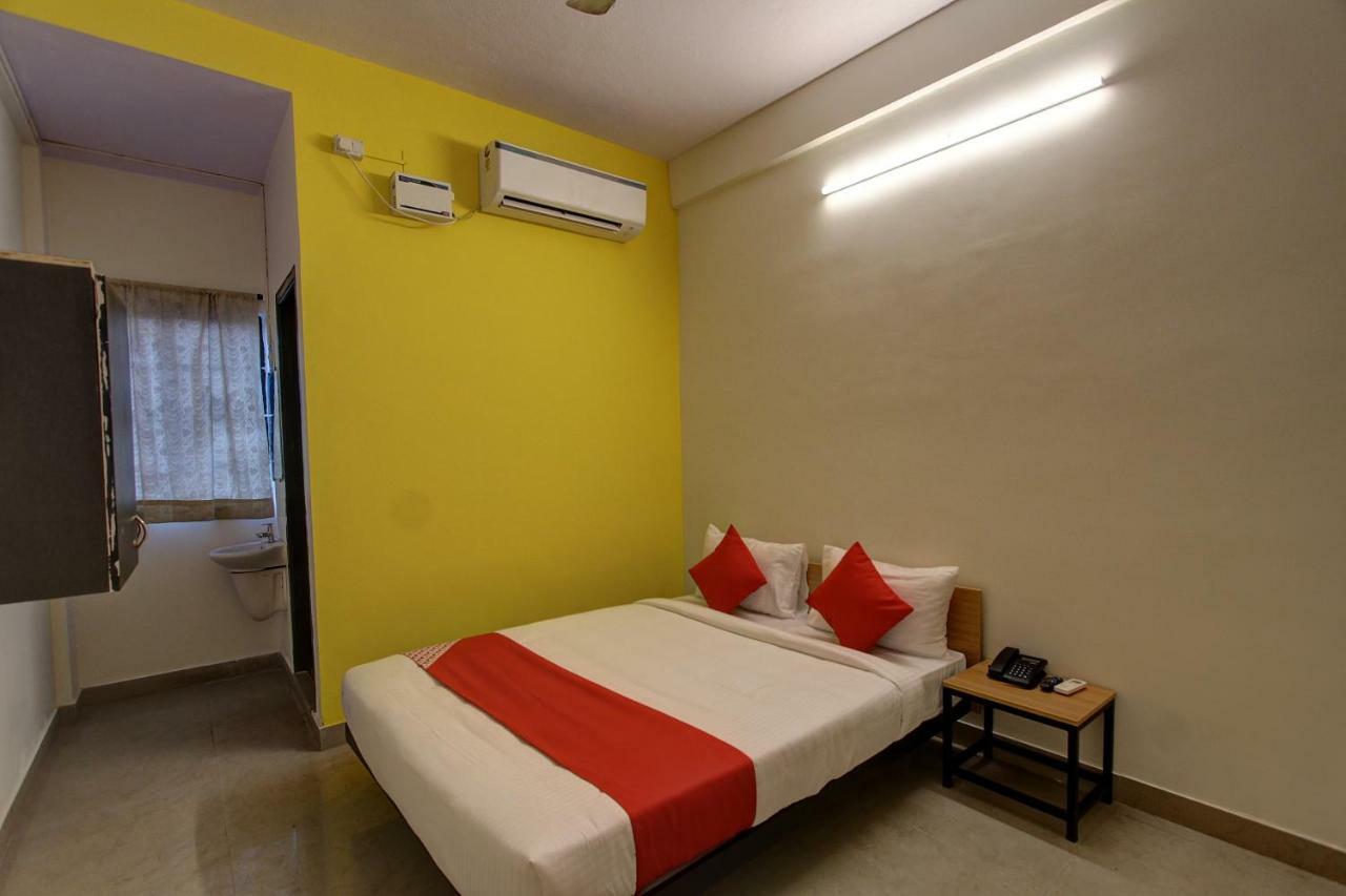 Oyo Flagship 36650 Tristar Inn Coimbatore Phòng bức ảnh